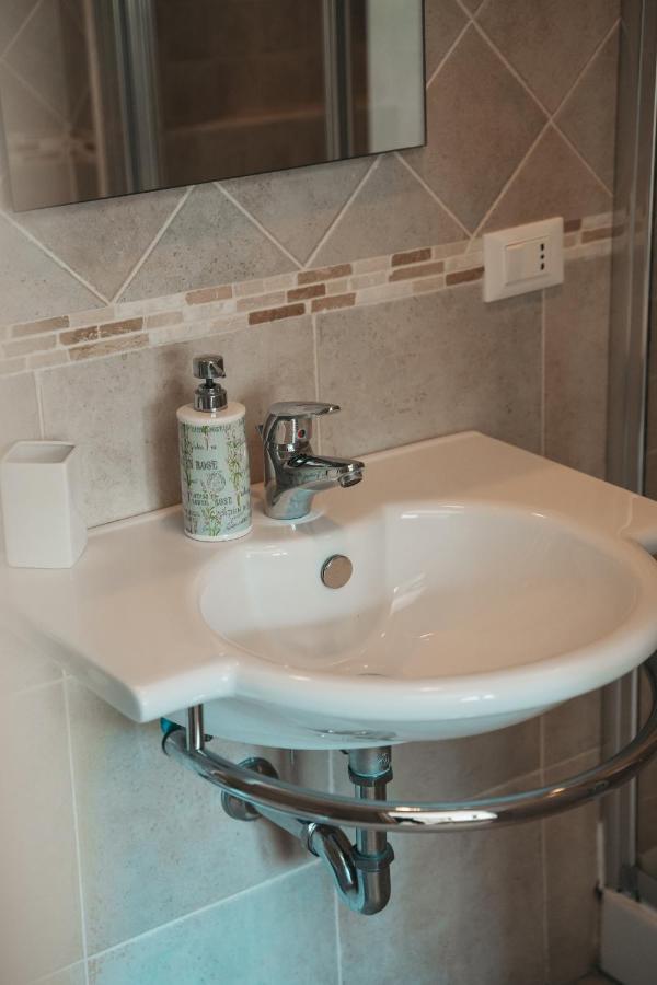 Dimora Mariu Bed & Breakfast Taranto Exterior photo