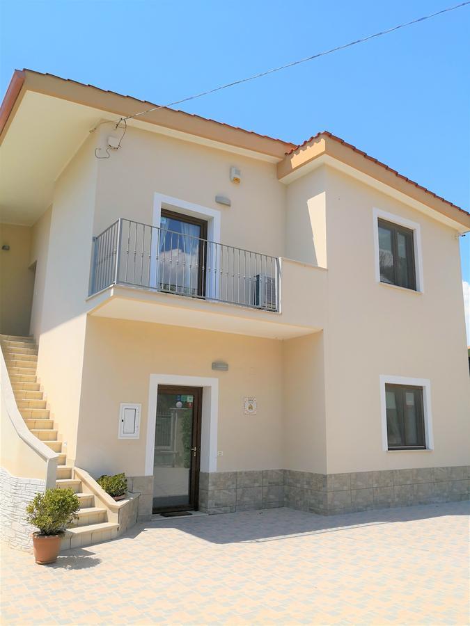 Dimora Mariu Bed & Breakfast Taranto Exterior photo