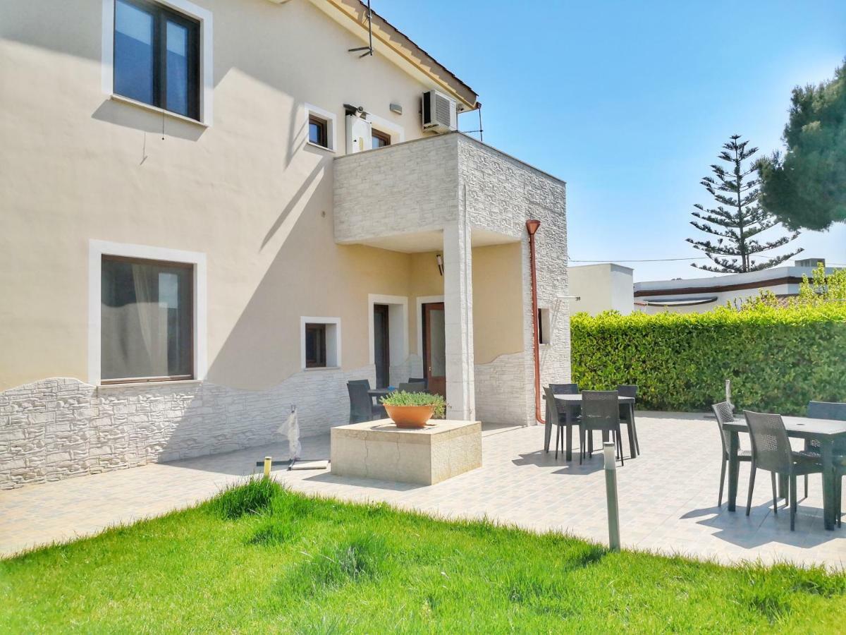 Dimora Mariu Bed & Breakfast Taranto Exterior photo
